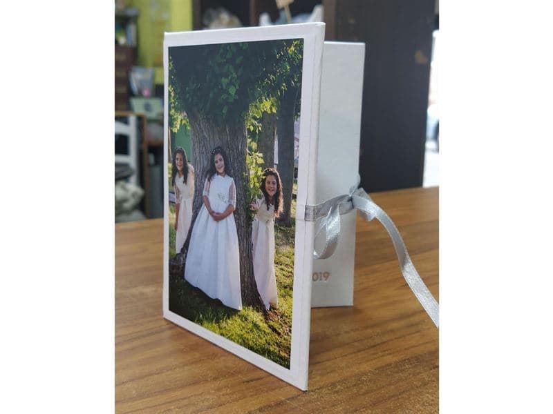Portafotos para celebraciones  Recuerdos para comuniones y bodas